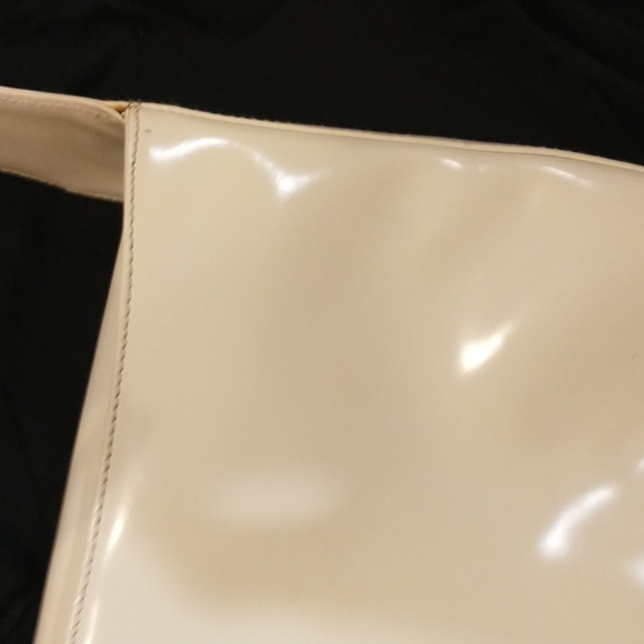 Authentic Gucci (Mini) - Picture 10 of 16